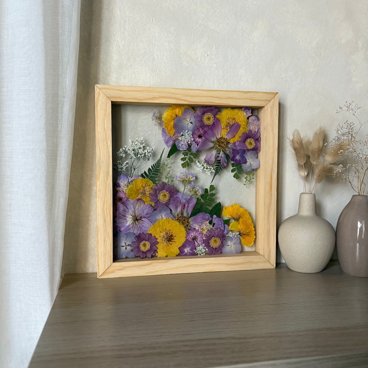 Ein Strauch wilder Rosen