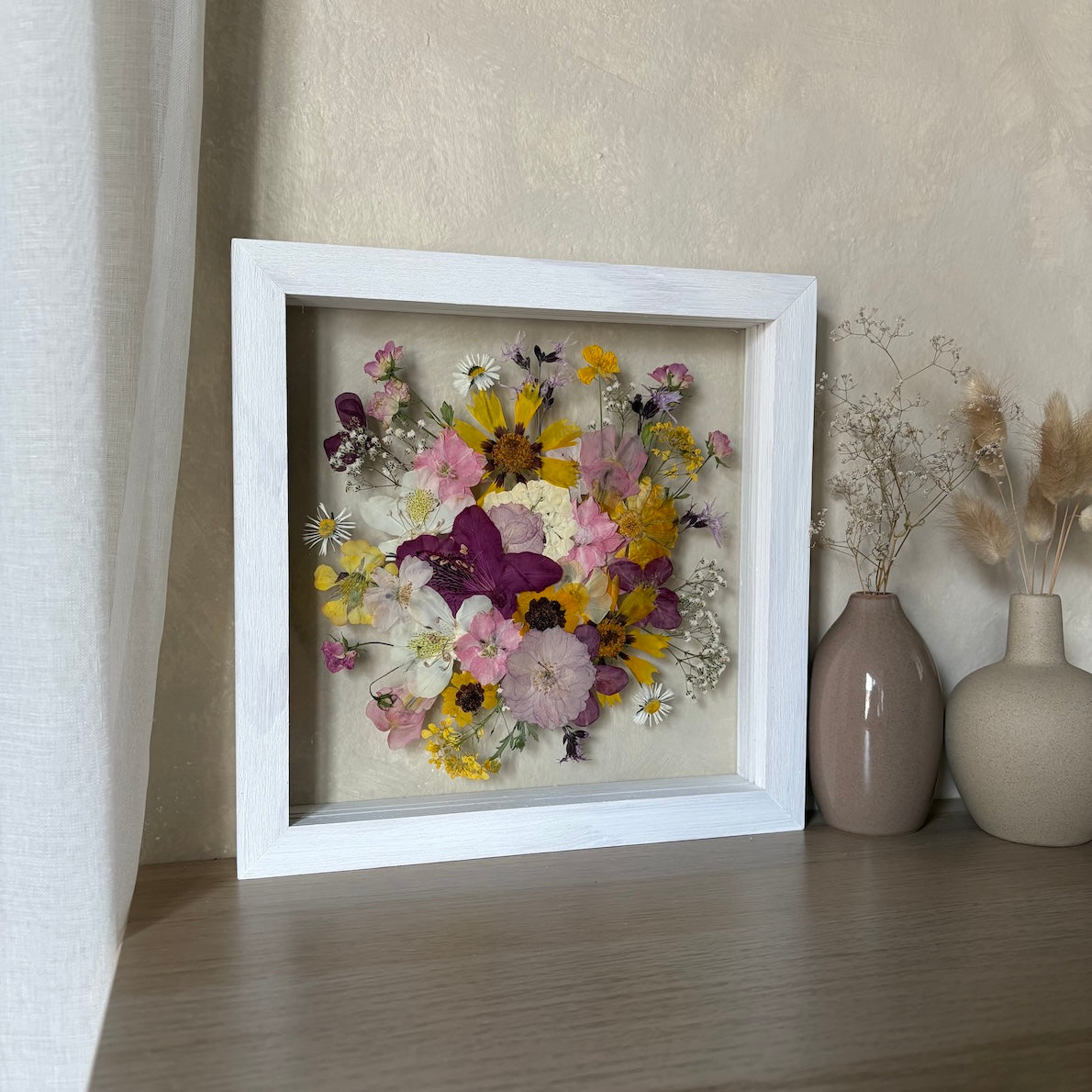 Ein Strauch wilder Rosen