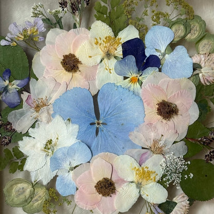 In Blüten verborgene Gedichte