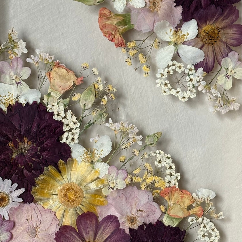 Blumenpoesie in drei Farben